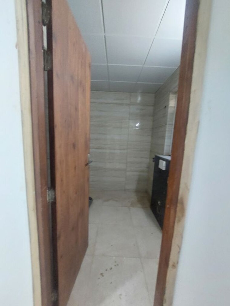Attached Bathroom, amrapali-centurian-park 3.5 Bedroom 3360 Sq.Ft. Apartment In Tech Zone 4 Greater Noida Greater Noida 10739063