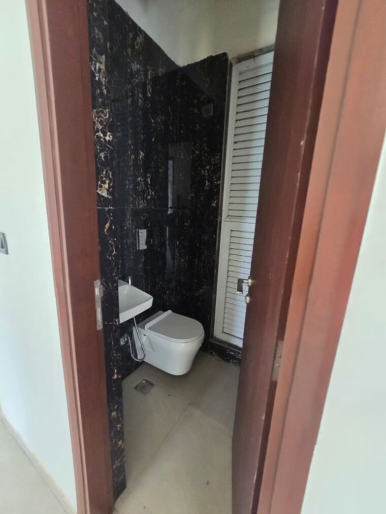Bathroom, ruparel-sky-green 2 Bedroom 619 Sq.Ft. Apartment In Kandivali West Mumbai 10631419