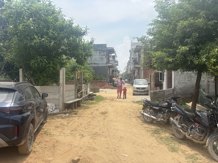 Exterior View, sector 17  100 Sq.Yd. Plot In Sector 17 Gurgaon 10739094