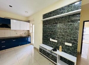 Room in 3 BHK Apartment at Amrapali Terrace Homes, Tech Zone 4 Greater Noida – for Rent