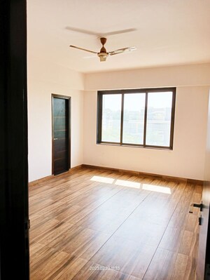 Room in 4 BHK Apartment at Ambli – for Rent