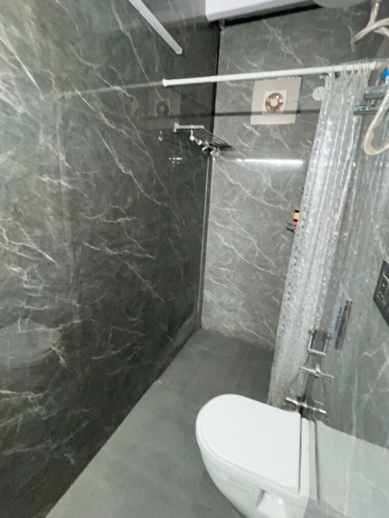 Bathroom, naraina 3 Bedroom 125 Sq.Yd. Builder Floor In Naraina Delhi 10739127