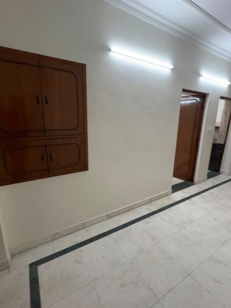 Room, naraina 3 Bedroom 125 Sq.Yd. Builder Floor In Naraina Delhi 10739127