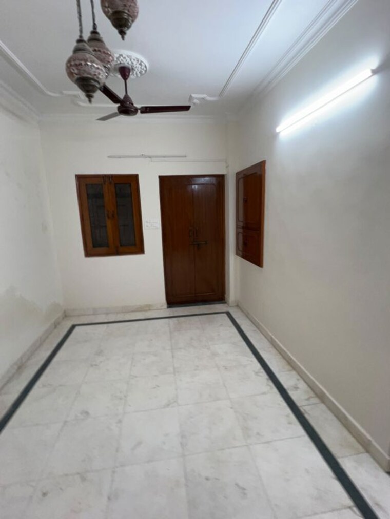 Room, naraina 3 Bedroom 125 Sq.Yd. Builder Floor In Naraina Delhi 10739127