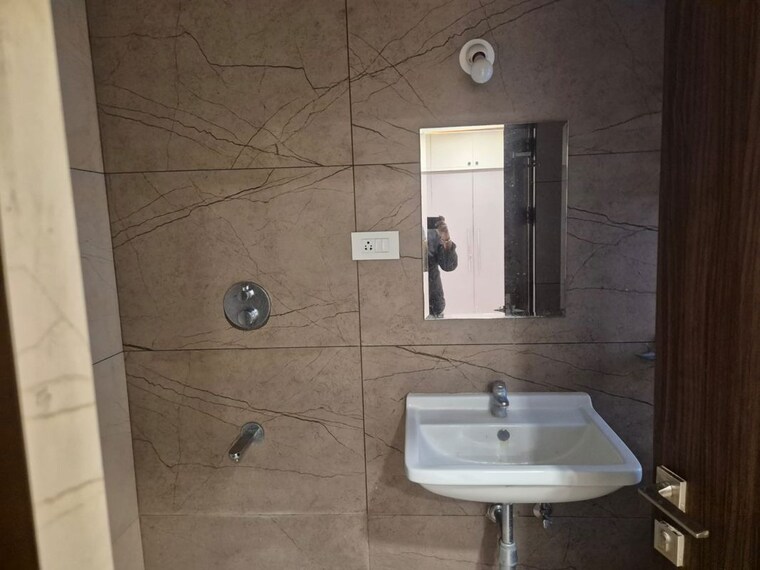 Bathroom, jaswitha-luxor-apartments 3 Bedroom 2150 Sq.Ft. Apartment In Kokapet Hyderabad 10739109