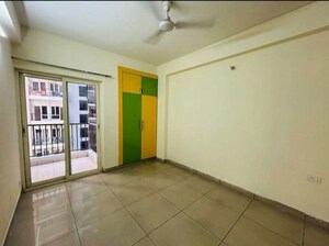 Room in 3 BHK Apartment at Amrapali Terrace Homes, Tech Zone 4 Greater Noida – for Rent
