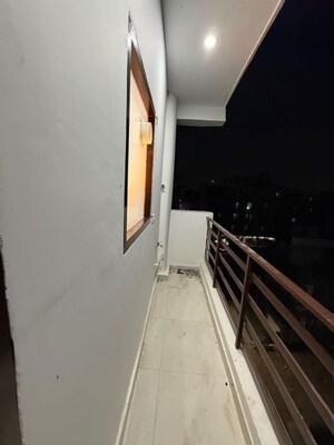 Balcony in 1 BHK Builder Floor at Sector 53 – for Rent