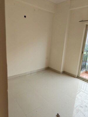 Room in 2 BHK Apartment at Aims Golf City, Sector 75 – for Rent