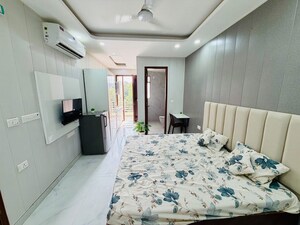 Team Area in 1 RK Builder Floor at Sector 38 – for Rent
