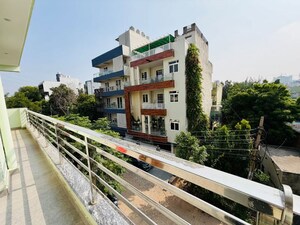 1 RK Builder Floor – Exterior View View at Sector 38 - for Rent
