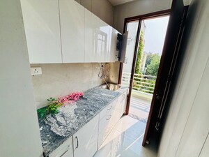 Balcony in 1 RK Builder Floor at Sector 38 – for Rent
