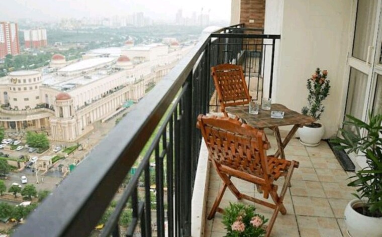 Balcony, amar shaheed path 3 Bedroom 1502 Sq.Ft. Apartment In Amar Shaheed Path Lucknow 10739252
