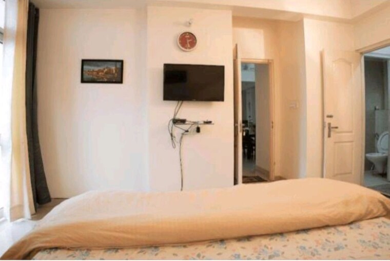 Room, amar shaheed path 3 Bedroom 1502 Sq.Ft. Apartment In Amar Shaheed Path Lucknow 10739252
