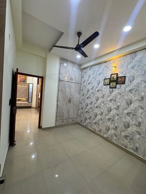 Room in 2 BHK Builder Floor at Indrapuram – for Rent