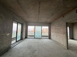 Room in 3 BHK Apartment at Matunga East – for Sale