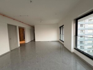 Room in 3 BHK Apartment at Matunga East – for Sale