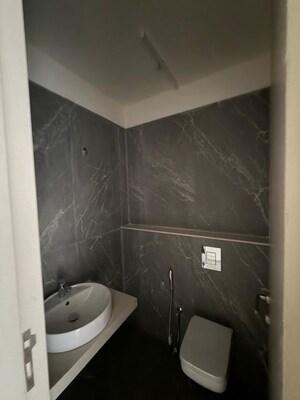 Furnished Amenities in 3 BHK Apartment at Matunga East – for Sale