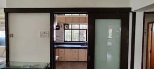 Room in 3 BHK Apartment at Jeevan Anand, Andheri West – for Rent