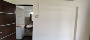 Room in 3 BHK Apartment at Jeevan Anand, Andheri West – for Rent