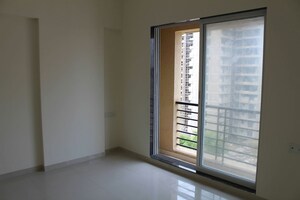Room in 1 BHK Apartment at Blue Bell Hiranandani Estate, Ghodbunder Road – for Rent
