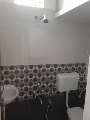 Attached Bathroom in 2 BHK Apartment at Ejipura – for Rent