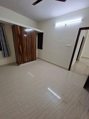 Room in 3 BHK Apartment at Ejipura – for Rent
