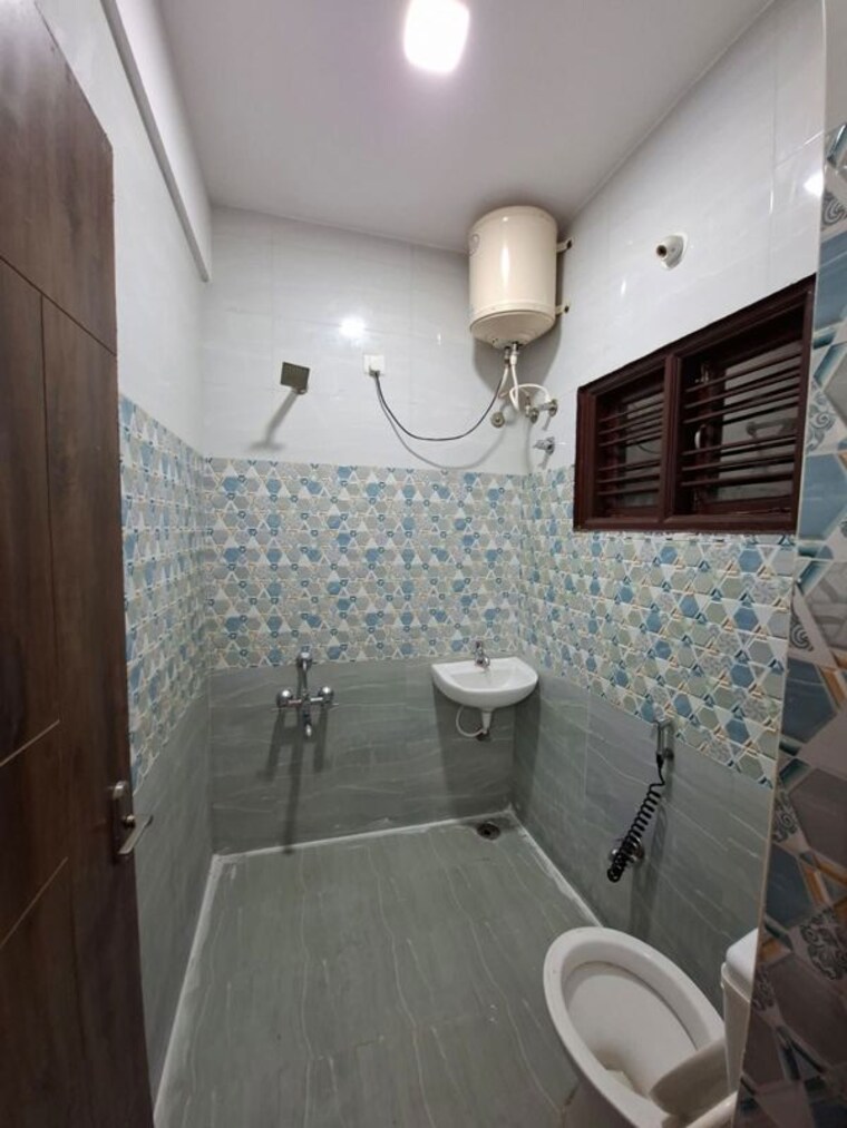Attached Bathroom, ejipura 3 Bedroom 1100 Sq.Ft. Apartment In Ejipura Bangalore 10730835