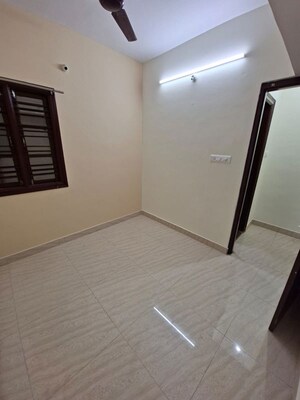 Room in 3 BHK Apartment at Ejipura – for Rent