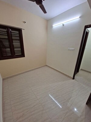 Room in 3 BHK Apartment at Ejipura – for Rent