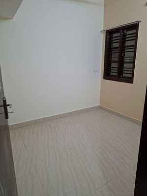 Room in 3 BHK Apartment at Ejipura – for Rent