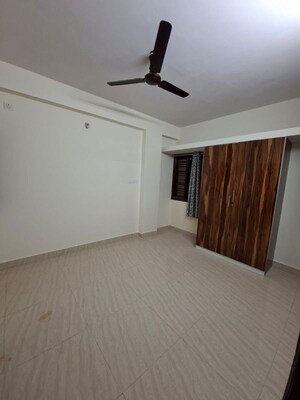 Room in 3 BHK Apartment at Ejipura – for Rent