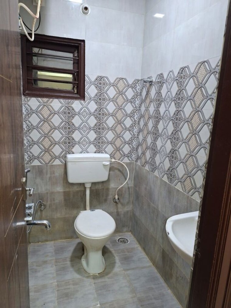 Bathroom, ejipura 3 Bedroom 1100 Sq.Ft. Apartment In Ejipura Bangalore 10730835