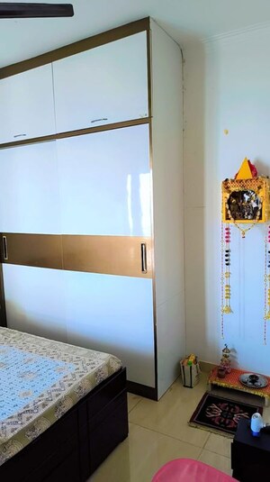Bedroom in 2 BHK Apartment at Sector 4 Greater Noida – for Rent