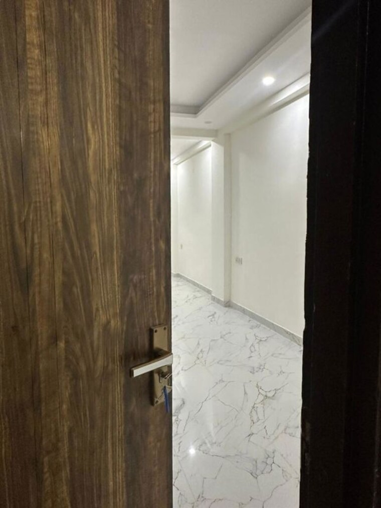 Bathroom, sector 72 3 Bedroom 1150 Sq.Ft. Builder Floor In Sector 72 Gurgaon 10739336