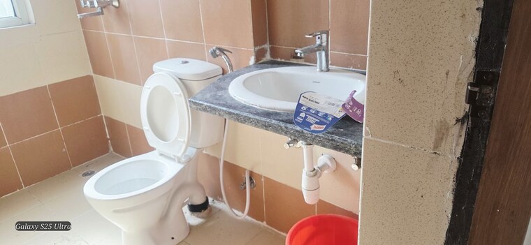 Bathroom, mahagun-mywoods 2 Bedroom 960 Sq.Ft. Apartment In Sector 16c Greater Noida Greater Noida 10739345