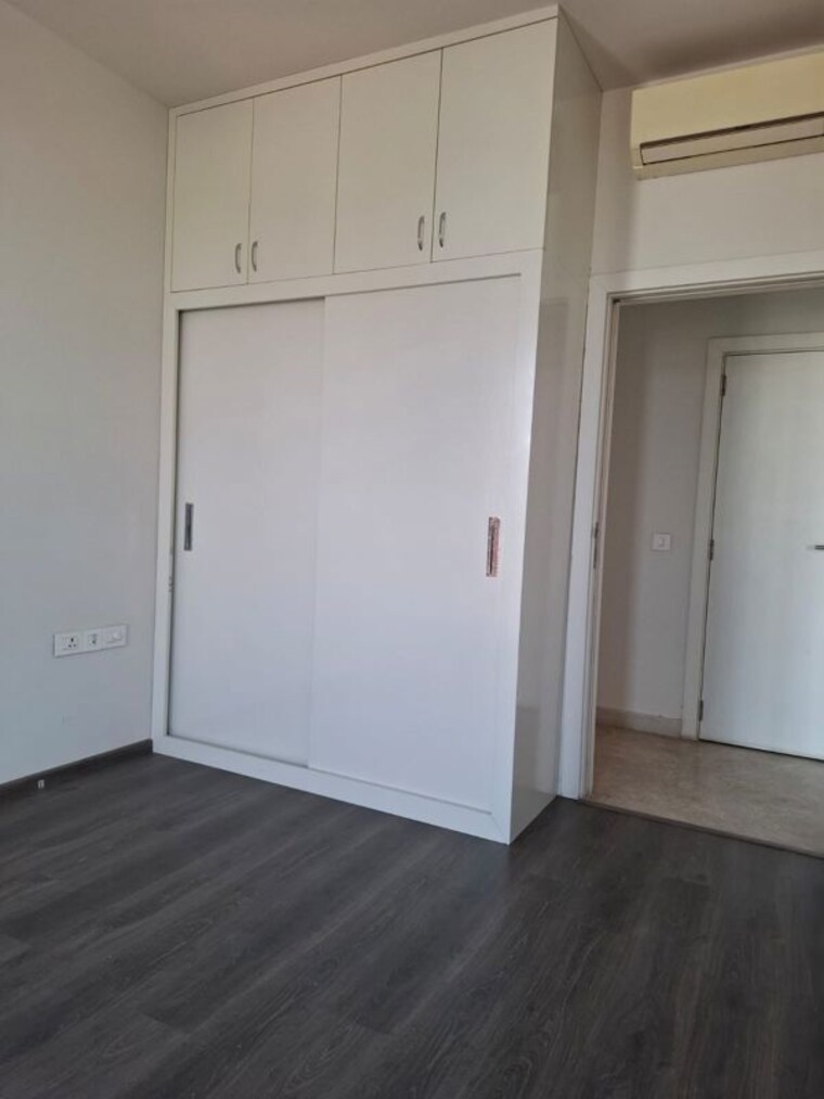 Room, sector 72 4 Bedroom 1350 Sq.Ft. Builder Floor In Sector 72 Gurgaon 10739358
