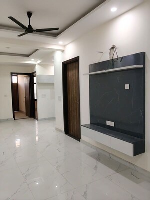 Room in 4 BHK Builder Floor at Sector 72 – for Sale