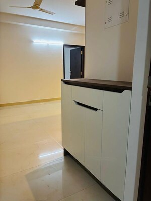 Room in 3 BHK Apartment at Sector 104 – for Rent