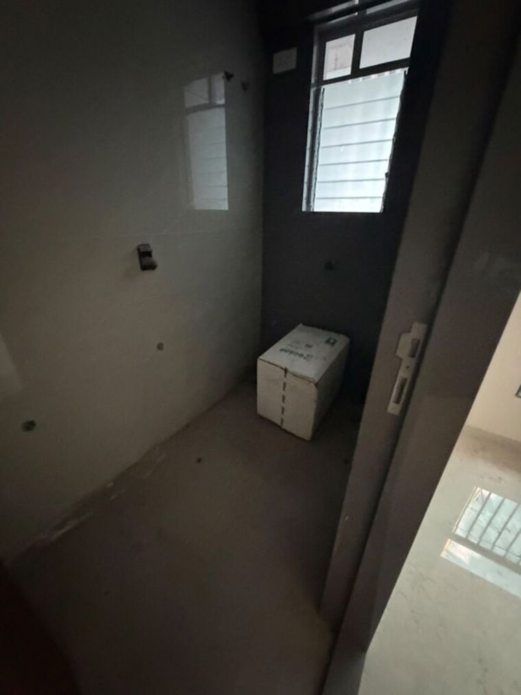 Bathroom, pm-chembur-deep-jyoti-chs 2 Bedroom 807 Sq.Ft. Apartment In Chembur Mumbai 10739375