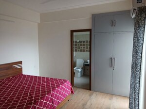 Room in 3 BHK Apartment at Sector 9 – for Rent