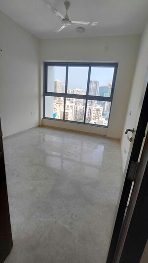 Room in 3 BHK Apartment at Sheth 72 West, Andheri West – for Rent