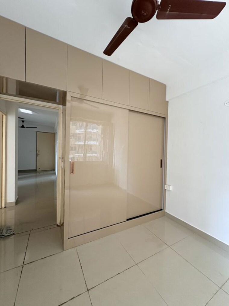 Room, landmark-the-homes-81 2.5 Bedroom 645 Sq.Ft. Apartment In Sector 81 Gurgaon 10739368