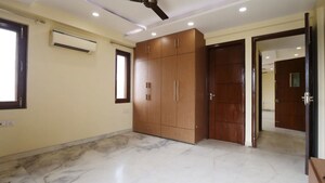 Room in 3 BHK Independent House at Sector 72 – for Rent