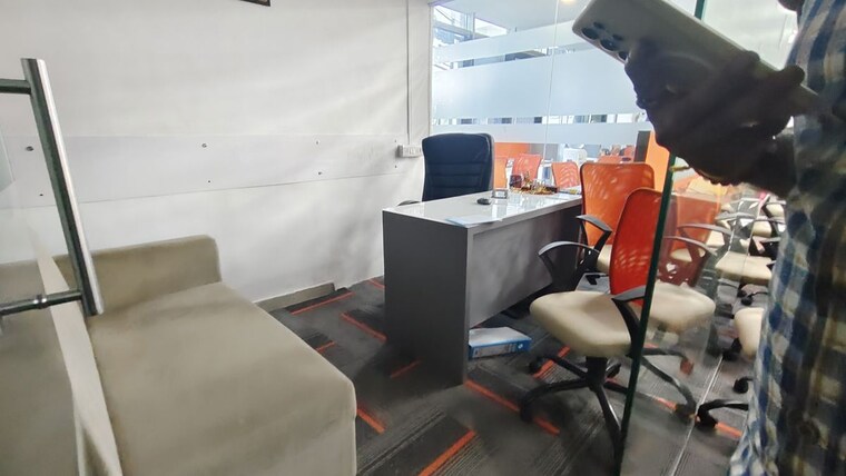Team Area, evershine-mall Commercial Office Space 2000 Sq.Ft. In Malad West Mumbai 10739408