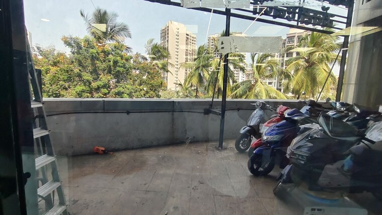 Other, evershine-mall Commercial Office Space 2000 Sq.Ft. In Malad West Mumbai 10739408