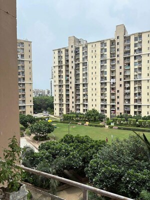 2 BHK Apartment For Rent in Unitech Uniworld Gardens 2, Sector 47
