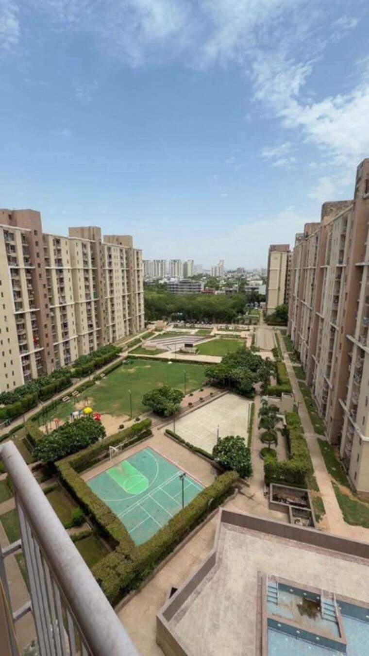 Exterior View, unitech-uniworld-gardens-2 2 Bedroom 973 Sq.Ft. Apartment In Sector 47 Gurgaon 10739400