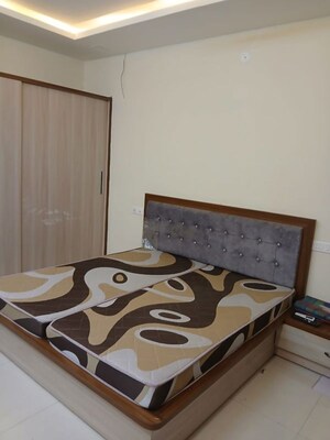 Bedroom in 3 BHK Apartment at Sector 9 – for Rent