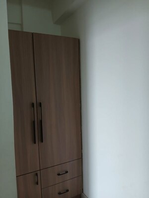 Room in 3 BHK Apartment at Sector 9 – for Rent