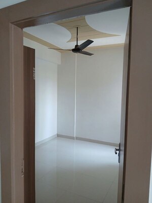 Room in 3 BHK Apartment at Sector 9 – for Rent